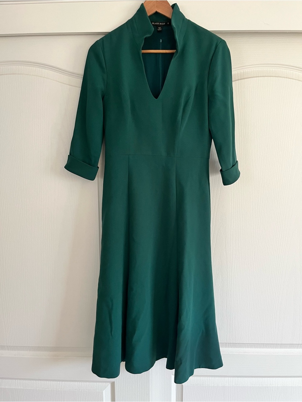 Black Halo “Kensington” Fit & Flare Midi Dress